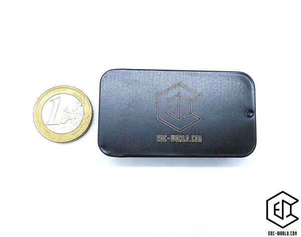 Blechdose rechteckig, schwarz, 60x34x11 mm mit EDC-World Logo